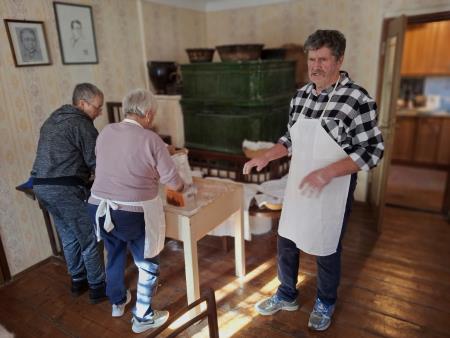 Moko je bilo najprej  potrebno presejati
